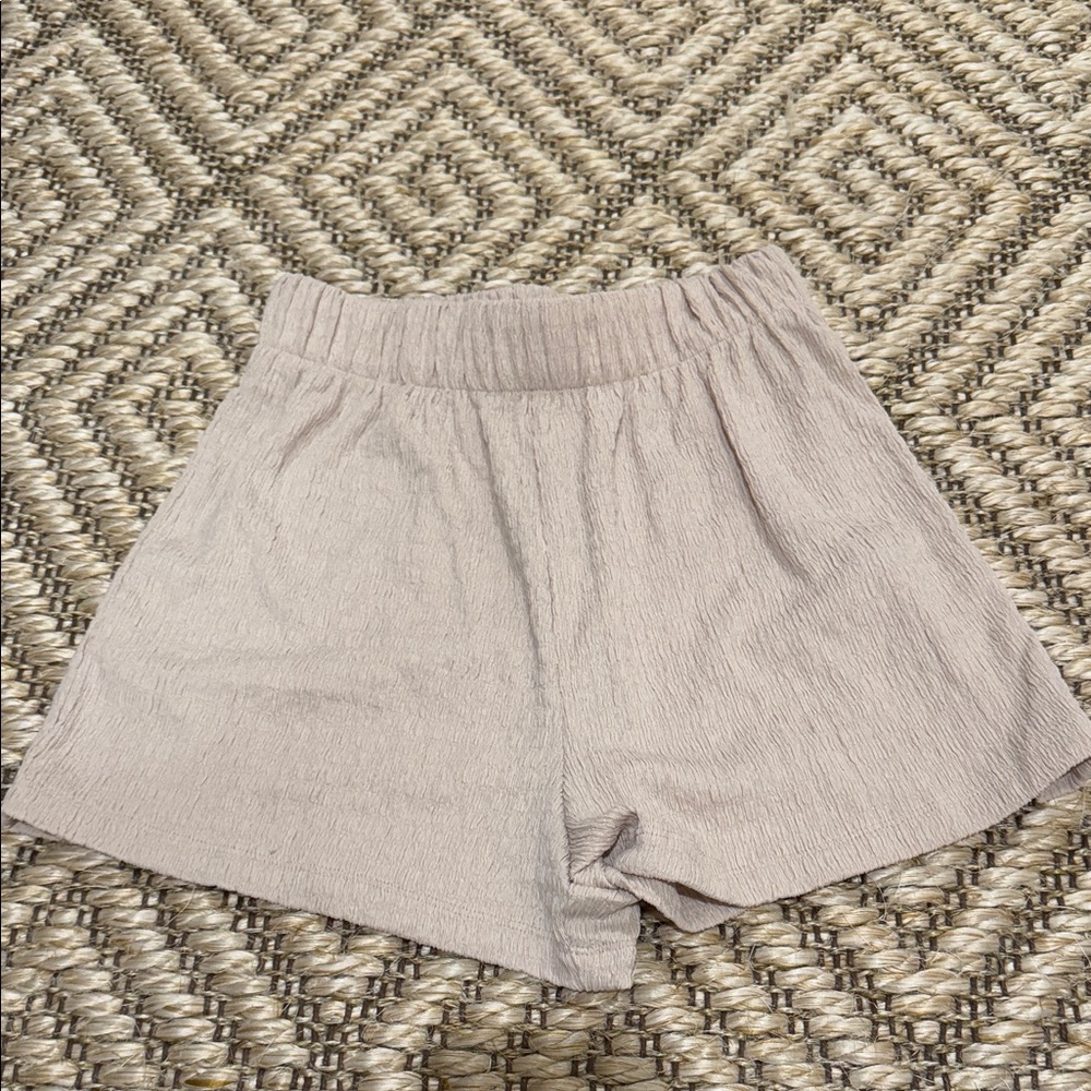 H&M Women's tan/Cream Shorts